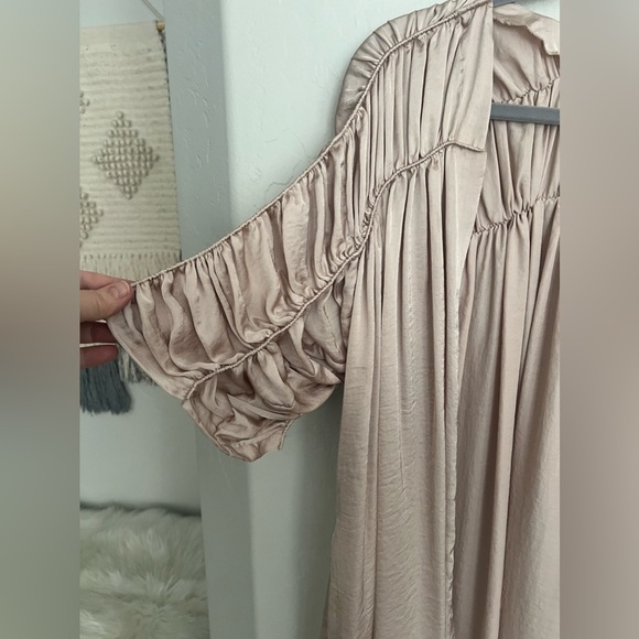 Free People kimono style wrap size xs/small blush color like new robe - Picture 3 of 8